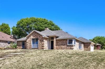 1021 Rio Grande Drive, Benbrook TX 76126 - Photo 2