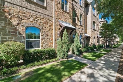 559 W Royal Lane, Irving TX 75039 - Photo 3