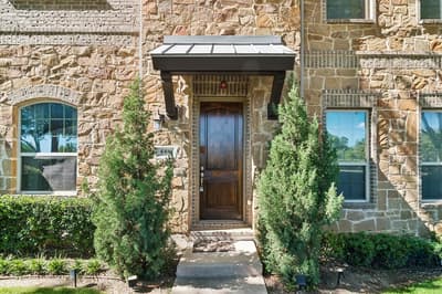 559 W Royal Lane, Irving TX 75039