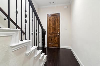 559 W Royal Lane, Irving TX 75039 - Photo 4