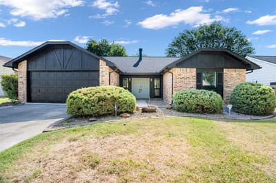 2608 Sprucewood Lane, Euless TX 76039 - Photo 2