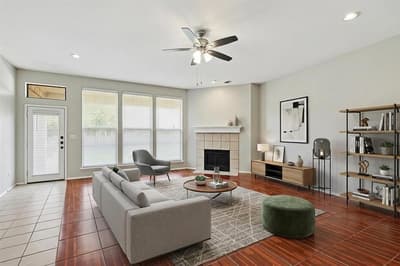 4203 Lucy Lane, Arlington TX 76016 - Photo 2