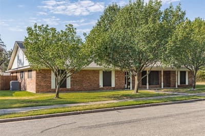 1814 Sandra Drive, Sherman TX 75092 - Photo 2