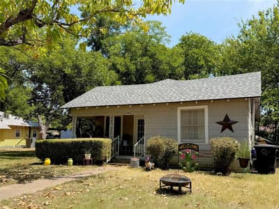 305 Williams Avenue, Cleburne TX 76033 - Photo 2