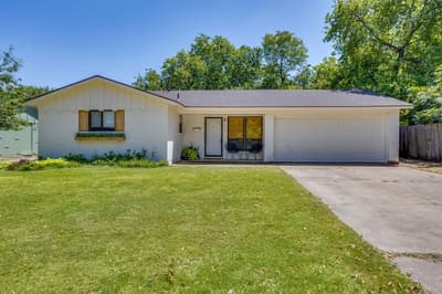 405 Lena Lane, Burleson TX 76028