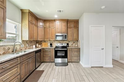 105 Lamar Street, Hillsboro TX 76645 - Photo 4