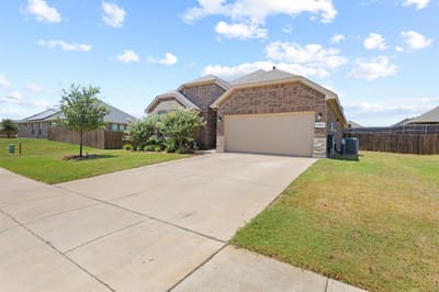 3507 Camden Creek Road, Krum TX 76249 - Photo 2