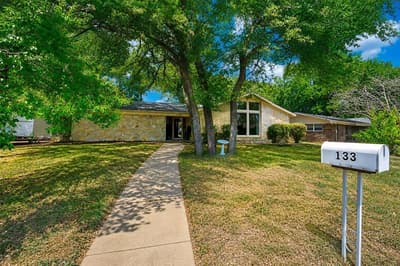 133 Oakhurst Drive, Bedford TX 76022