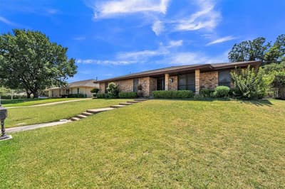 6808 Winchester Court, Fort Worth TX 76133 - Photo 3