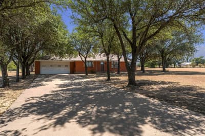 805 S Swanson Road, Mineral Wells TX 76067 - Photo 2