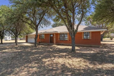805 S Swanson Road, Mineral Wells TX 76067 - Photo 3