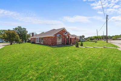 1064 The Meadows Parkway, DeSoto TX 75115 - Photo 3