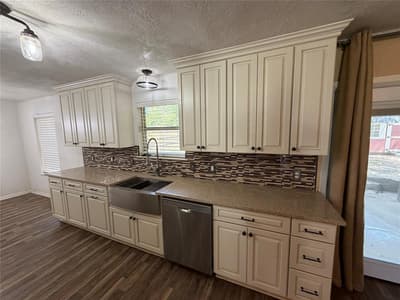 136 Jill Ann Drive, Burleson TX 76028 - Photo 3