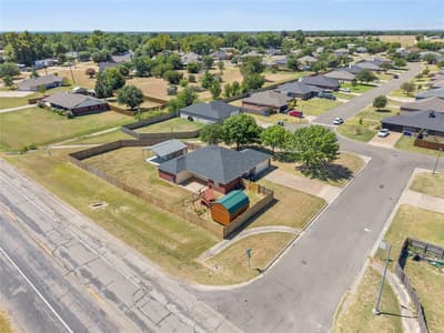 10805 Snow Pea Drive, Waco TX 76708 - Photo 2