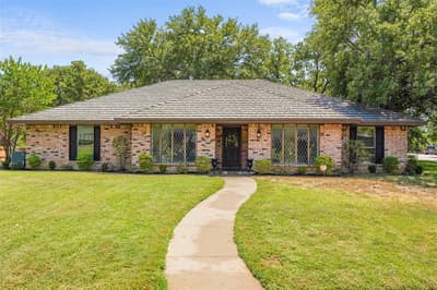 2323 Brookside Drive, Arlington TX 76012 - Photo 2