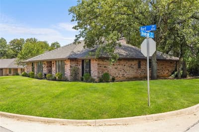 2323 Brookside Drive, Arlington TX 76012 - Photo 5