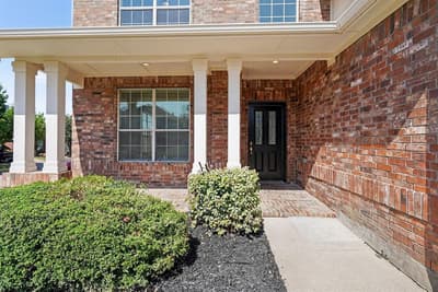 9721 McFarring Drive, Fort Worth TX 76244 - Photo 2