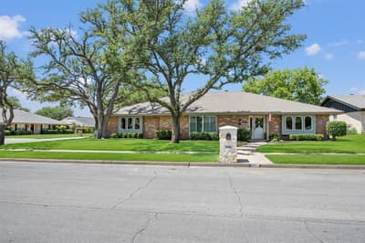1600 Forest Glen Court, Pantego TX 76013