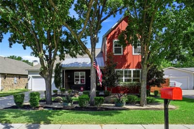 1300 Worthington Street, Grapevine TX 76051