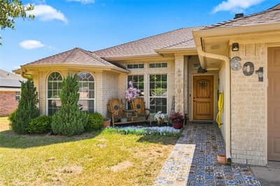 601 Sapphire Boulevard, Hewitt TX 76643 - Photo 2