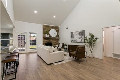 8031 Moss Meadows Drive, Dallas TX 75231 - Photo 2