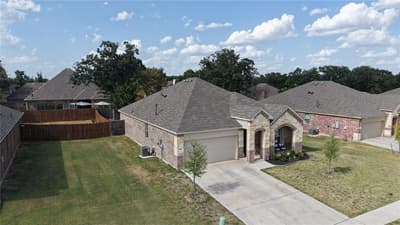 1221 Pistachio Drive, Azle TX 76020