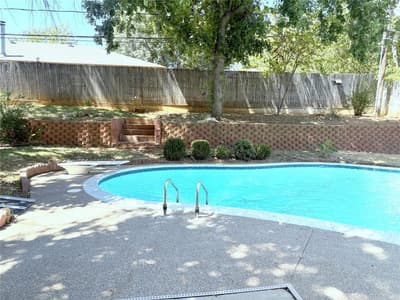 4105 Gentle Springs Drive, Arlington TX 76001 - Photo 2