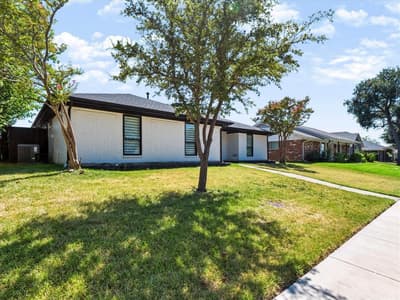 2216 Stonebrook Drive, Carrollton TX 75007 - Photo 3