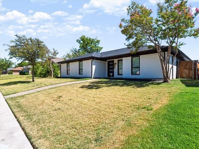 2216 Stonebrook Drive, Carrollton TX 75007 - Photo 4