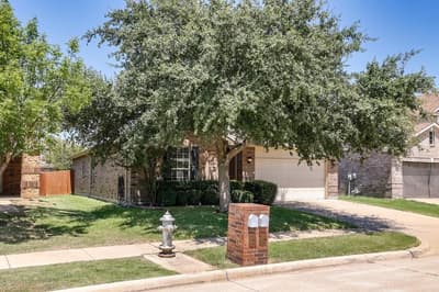 807 Bastrop Drive, Arlington TX 76002 - Photo 2