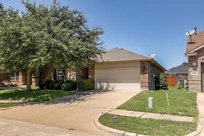 807 Bastrop Drive, Arlington TX 76002 - Photo 3