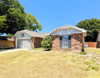 2301 Villanova Street, Arlington TX 76018 - Photo 3