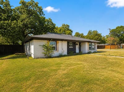 102 E Highland Drive, Irving TX 75062 - Photo 2