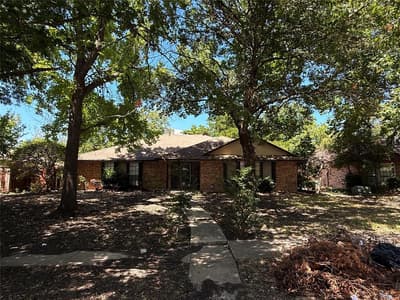 913 Francis Street, Lancaster TX 75146