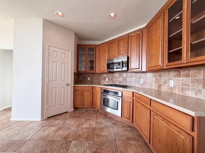 1756 Hidden Brook Drive, Grand Prairie TX 75050 - Photo 2