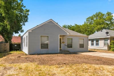 1013 Oak Street, Grand Prairie TX 75050 - Photo 3