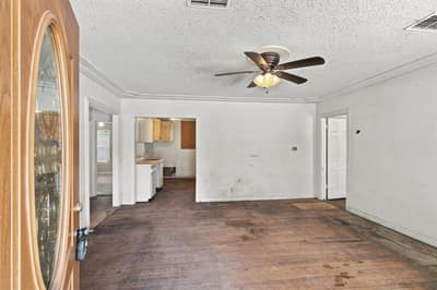 1013 Oak Street, Grand Prairie TX 75050 - Photo 4