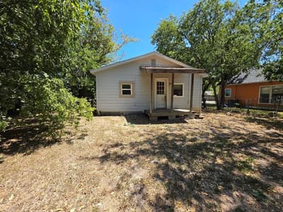 311 Elmo Street, Cleburne TX 76031 - Photo 3