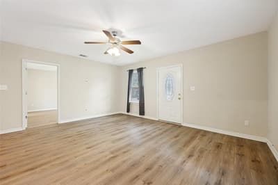 213 N Holly Avenue, Sherman TX 75092 - Photo 2