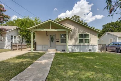 213 N Holly Avenue, Sherman TX 75092