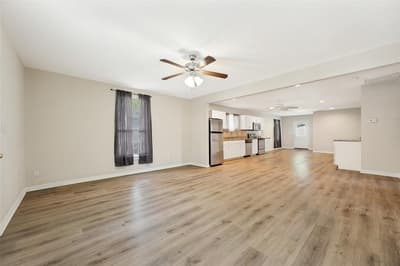 213 N Holly Avenue, Sherman TX 75092 - Photo 4