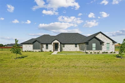 8608 Kassandra Drive, Sanger TX 76266