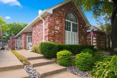 528 Chateau Trail, Arlington TX 76012 - Photo 2