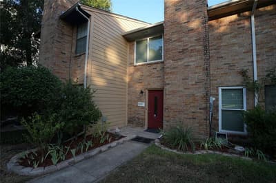 2276 Colony Court, Dallas TX 75235 - Photo 2