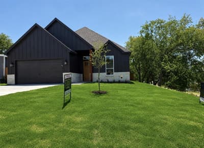 2400 Irion Avenue, Fort Worth TX 76106