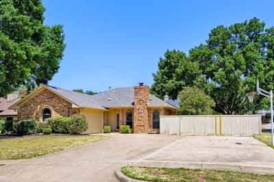 2212 Oak Bluff Drive, Flower Mound TX 75028 - Photo 2