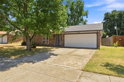 1912 Westover Drive, Arlington TX 76015 - Photo 2