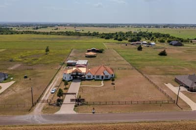 1015 Curry Road, Waxahachie TX 75167