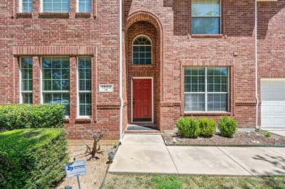 1302 Parkside Drive, Mansfield TX 76063 - Photo 4