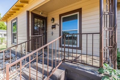 1002 W Sanford Street, Arlington TX 76012 - Photo 2